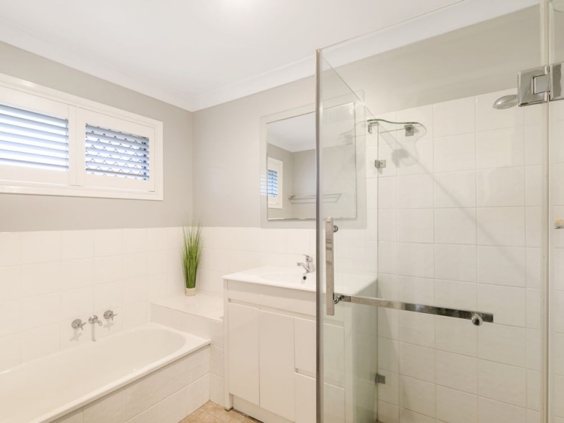 6 Plaza Street, Wynnum West QLD 4178