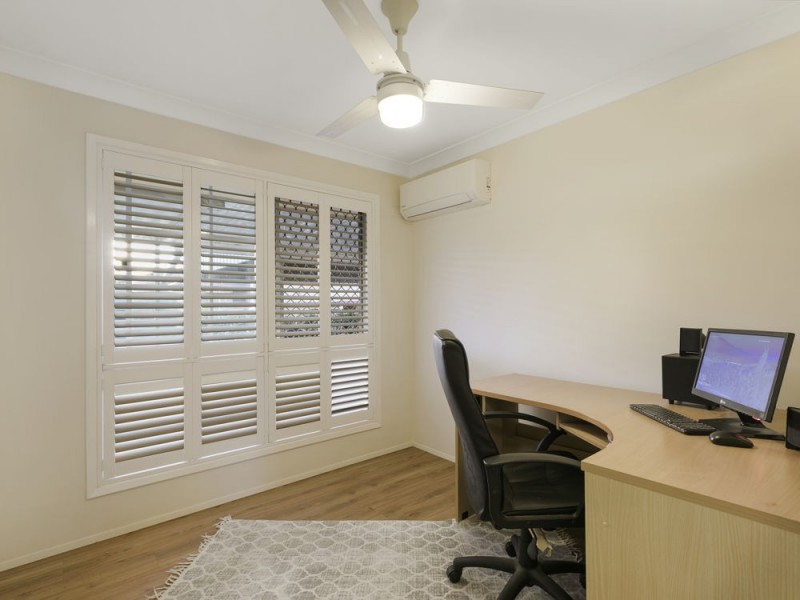 6 Plaza Street, Wynnum West QLD 4178