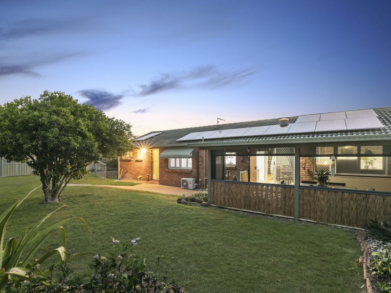 6 Plaza Street, Wynnum West QLD 4178