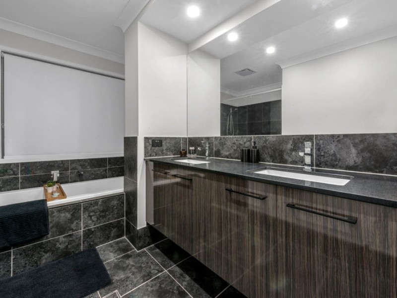 13 Manchester Street, Gumdale QLD 4154