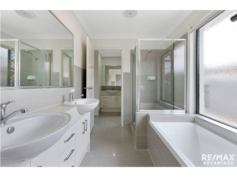 69 Hindes Street, Lota QLD 4179