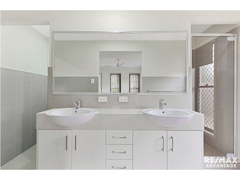 69 Hindes Street, Lota QLD 4179