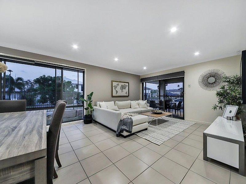 48 Foxwood Circuit, Wakerley QLD 4154