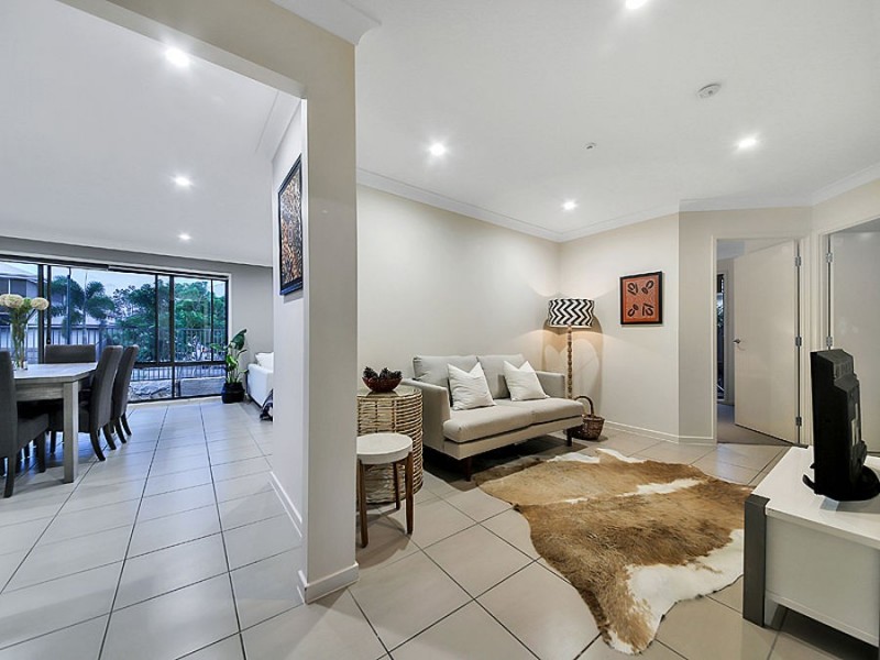 48 Foxwood Circuit, Wakerley QLD 4154