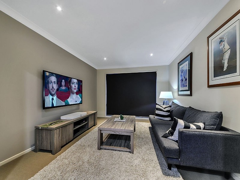 48 Foxwood Circuit, Wakerley QLD 4154