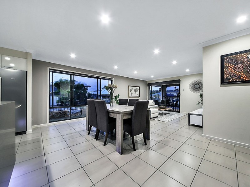 48 Foxwood Circuit, Wakerley QLD 4154