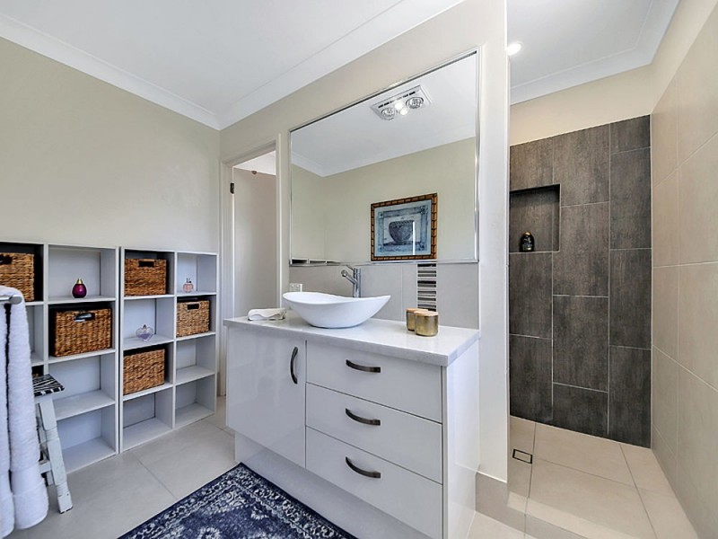 11 Richard Street, Lota QLD 4179