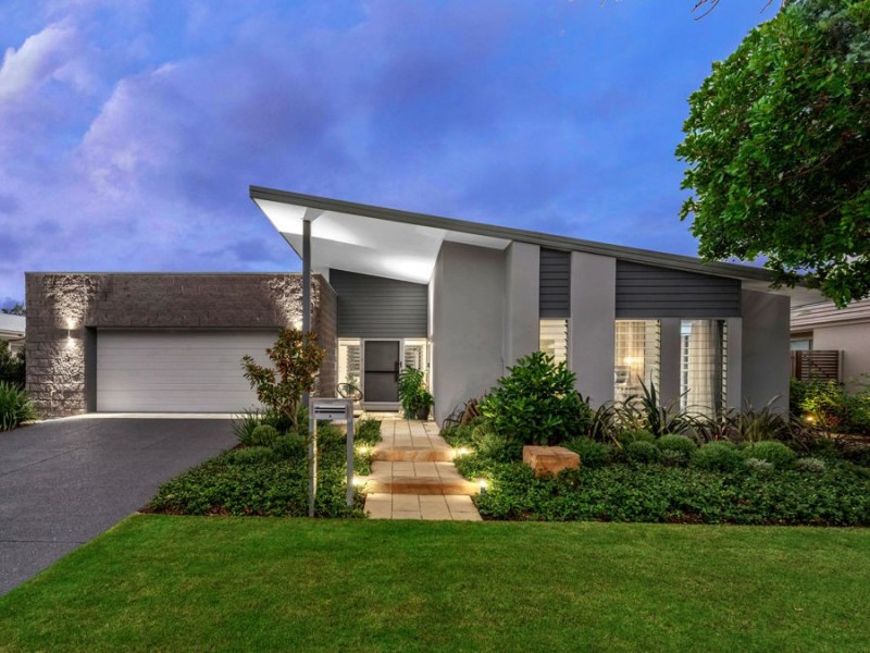 17 Margaret Crescent, Wakerley QLD 4154