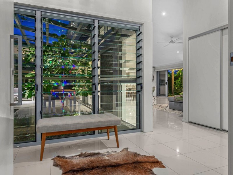 17 Margaret Crescent, Wakerley QLD 4154