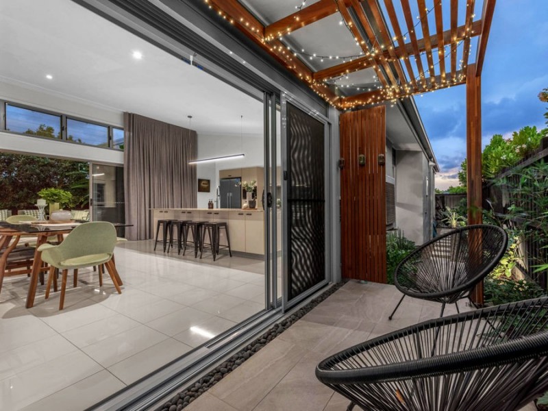 17 Margaret Crescent, Wakerley QLD 4154