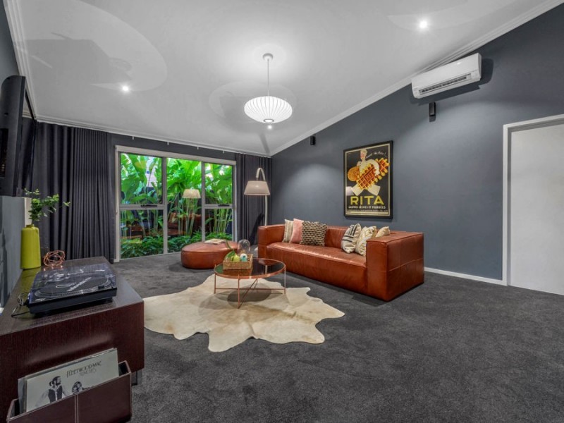 17 Margaret Crescent, Wakerley QLD 4154