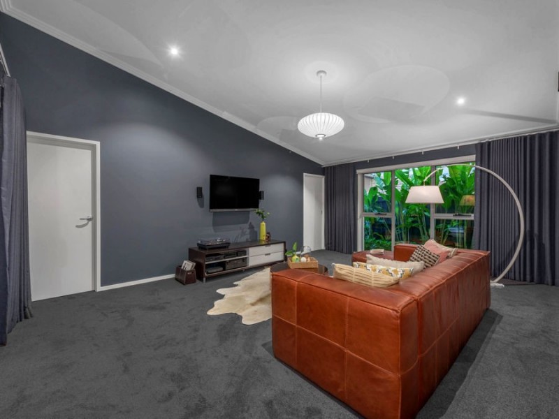 17 Margaret Crescent, Wakerley QLD 4154