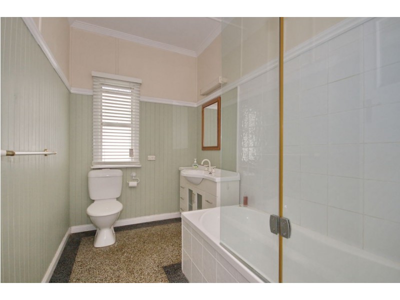18 Chandos Street, Wynnum West QLD 4178