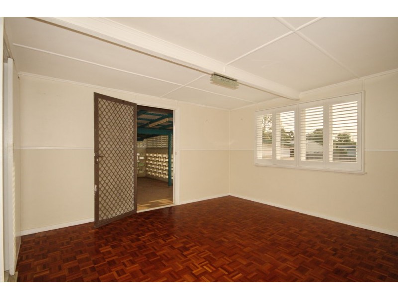 18 Chandos Street, Wynnum West QLD 4178
