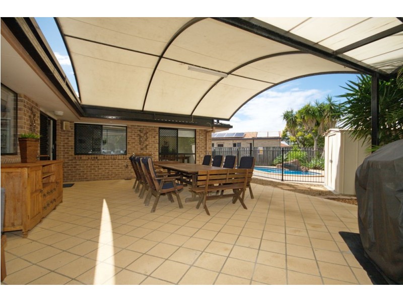 28 Holland Crescent, Wynnum West QLD 4178