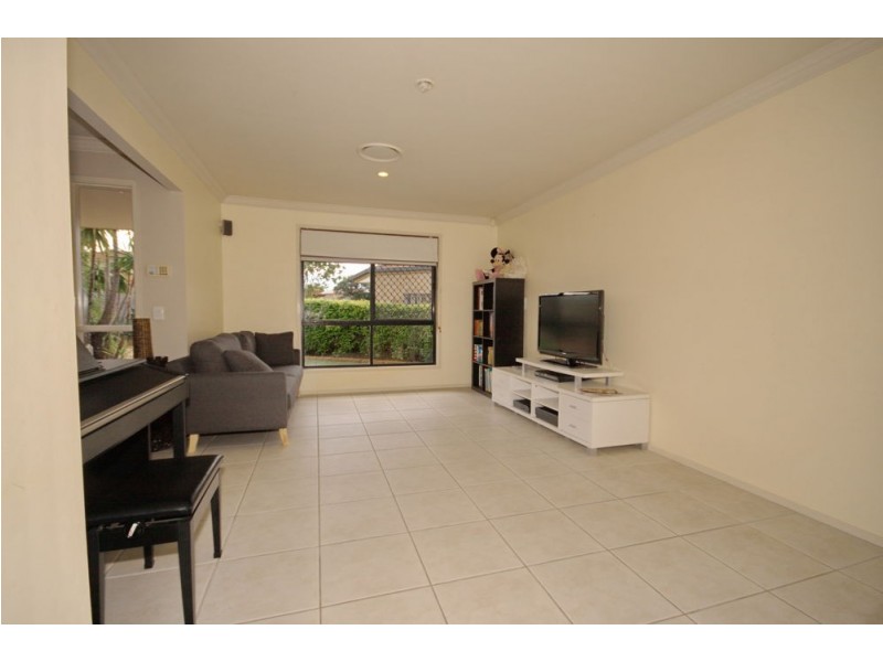 28 Holland Crescent, Wynnum West QLD 4178
