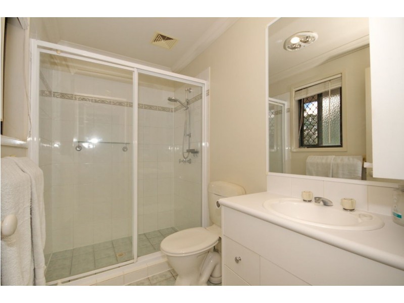 28 Holland Crescent, Wynnum West QLD 4178