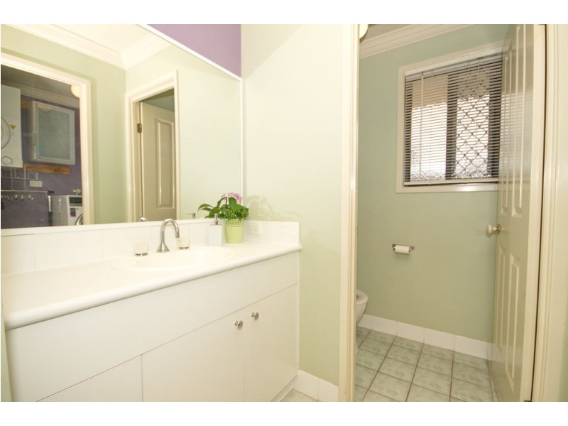 28 Holland Crescent, Wynnum West QLD 4178