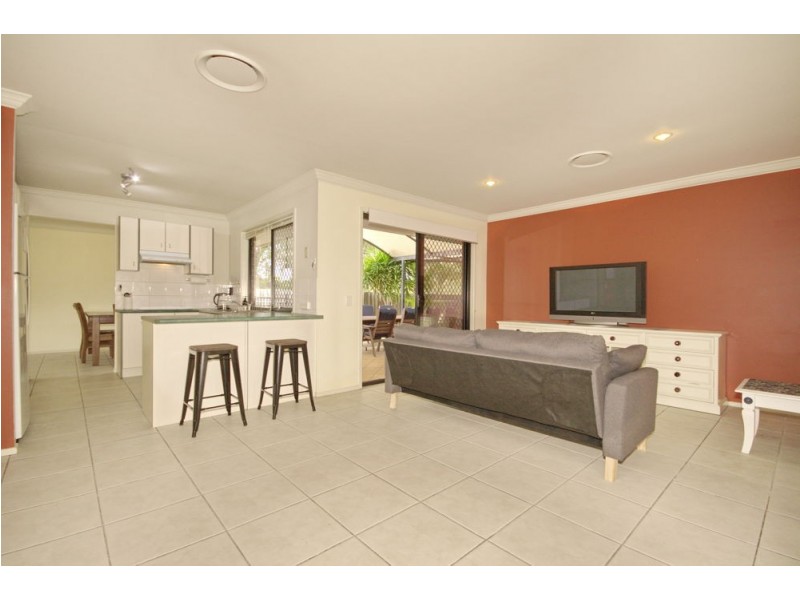 28 Holland Crescent, Wynnum West QLD 4178