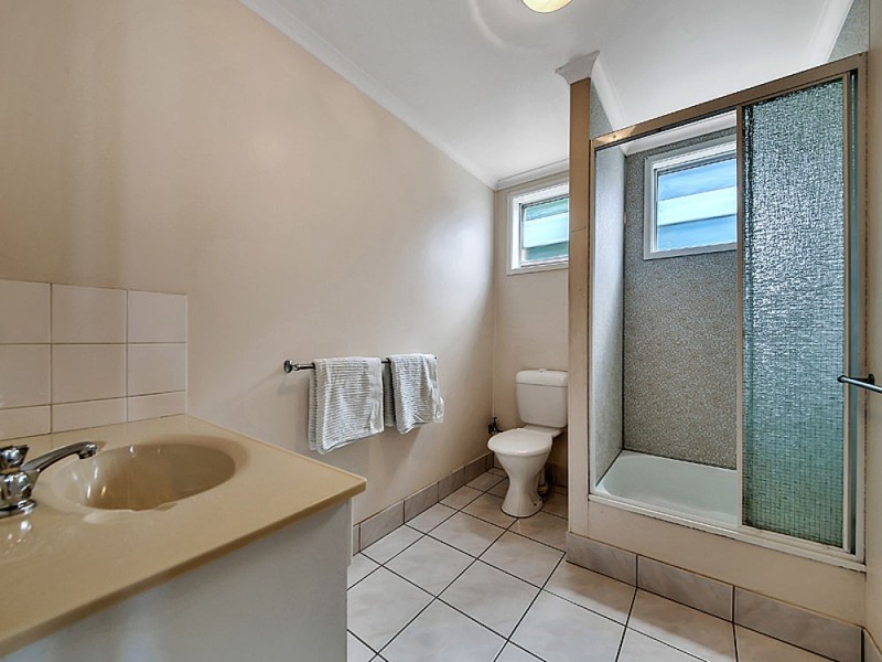 37 Kingsley Tce, Wynnum QLD 4178