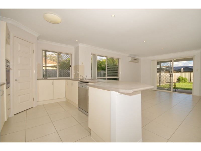 33 Wirra Circuit, Wynnum West QLD 4178