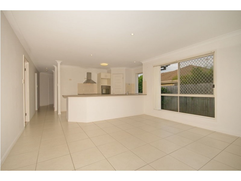 33 Wirra Circuit, Wynnum West QLD 4178