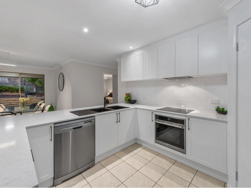 36 Ivy Crescent, Wakerley QLD 4154