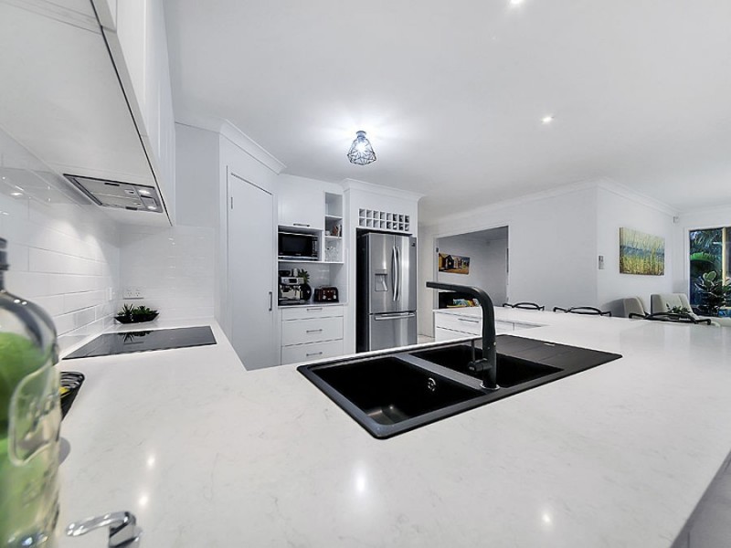 36 Ivy Crescent, Wakerley QLD 4154