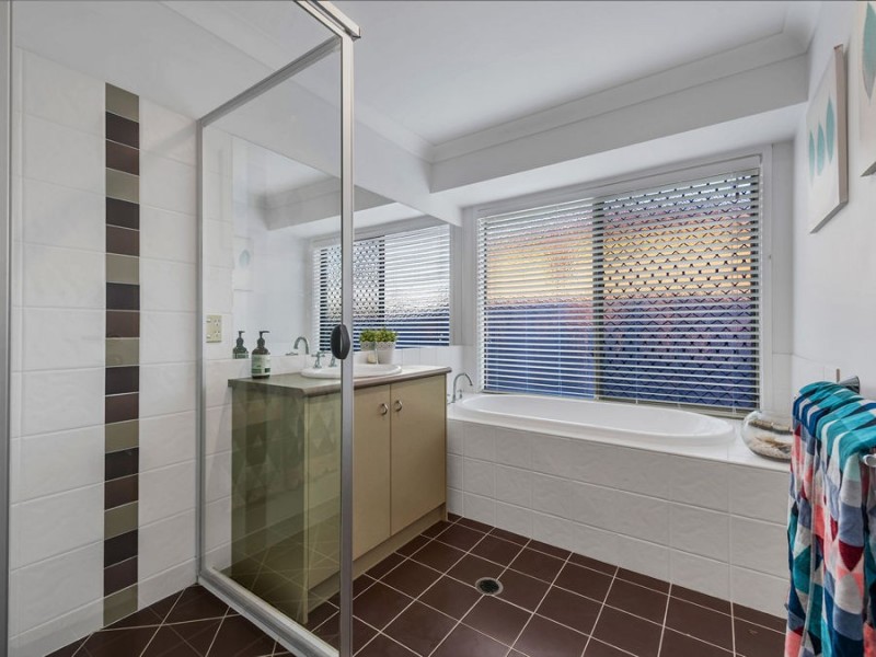 36 Ivy Crescent, Wakerley QLD 4154