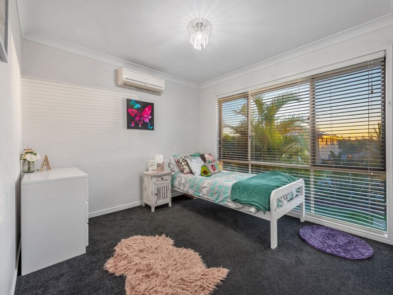 36 Ivy Crescent, Wakerley QLD 4154