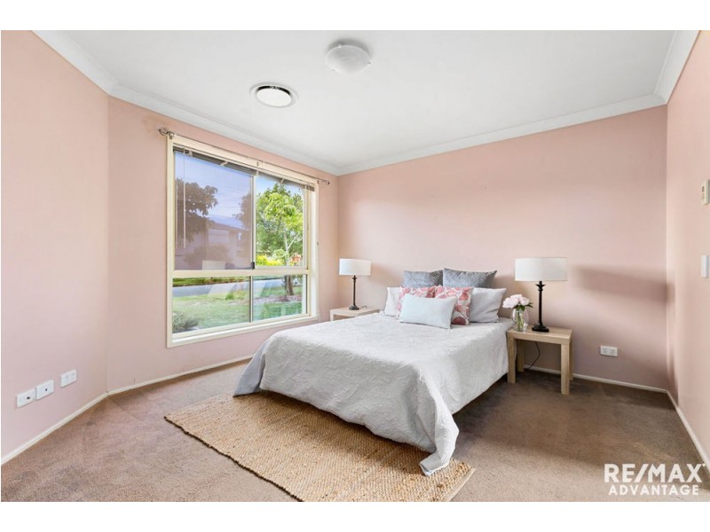 36 Samantha Street, Wynnum West QLD 4178