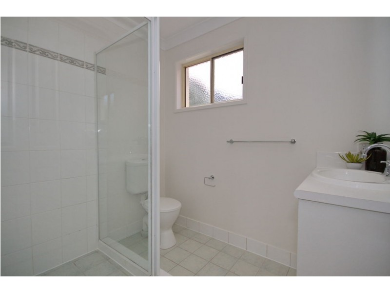 36 Samantha Street, Wynnum West QLD 4178