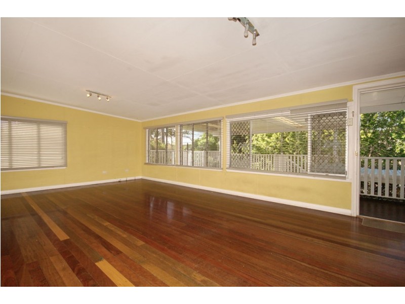 8 Greta Street, Manly West QLD 4179