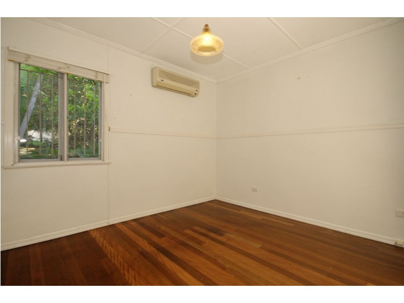 8 Greta Street, Manly West QLD 4179