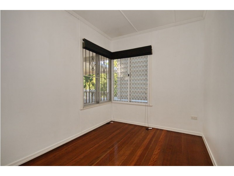 8 Greta Street, Manly West QLD 4179