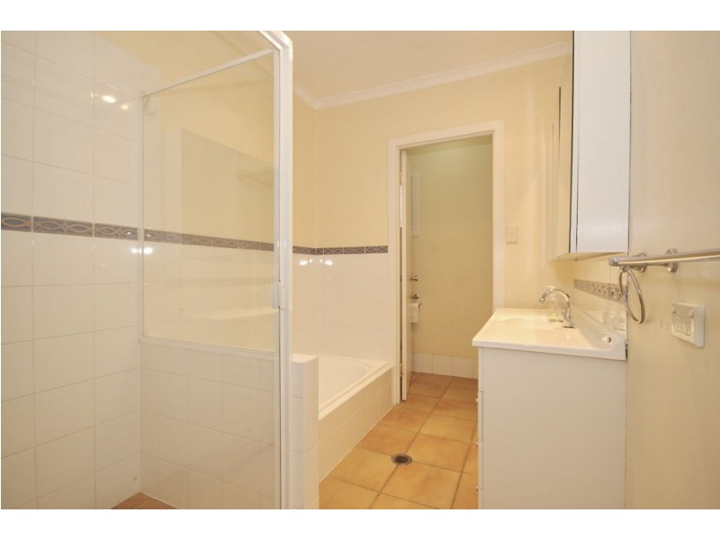 8 Greta Street, Manly West QLD 4179