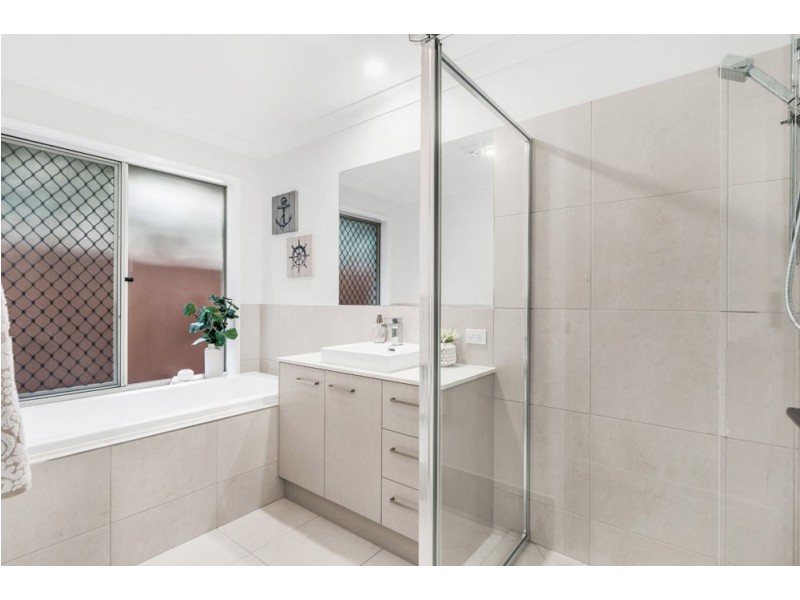 10 Sunflower Street, Wynnum QLD 4178