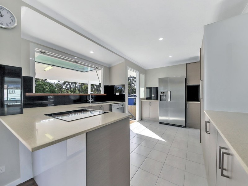 61 Sandy Camp Rd, Wynnum QLD 4178