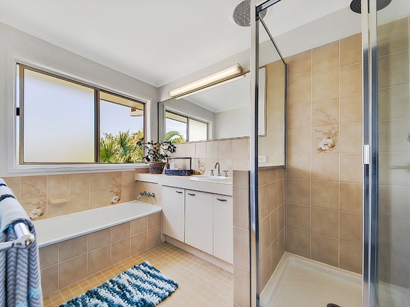 6 Cronin Drive, Wellington Point QLD 4160