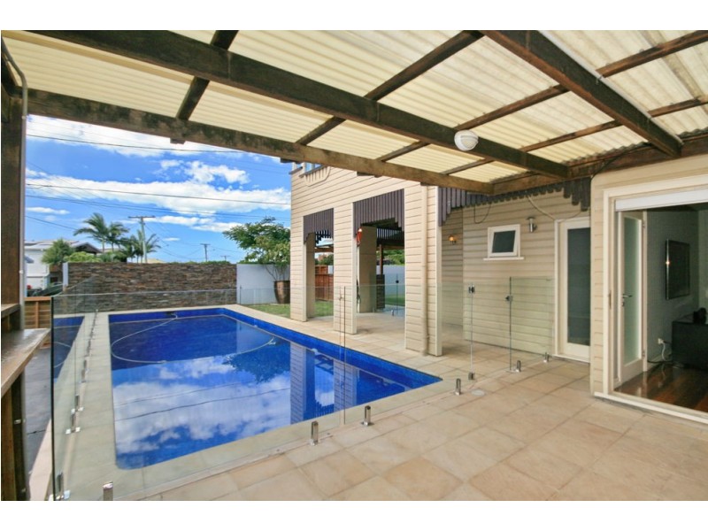 19 Arnold Street, Manly QLD 4179