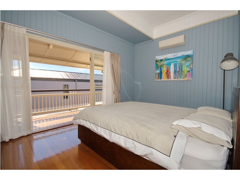 19 Arnold Street, Manly QLD 4179