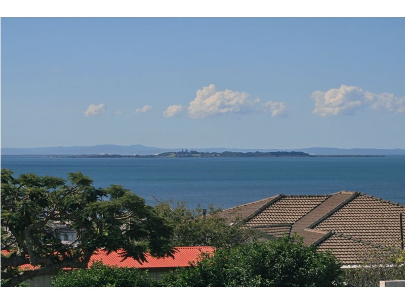 19 Arnold Street, Manly QLD 4179