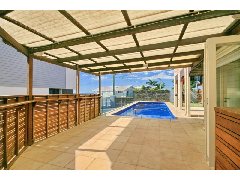 19 Arnold Street, Manly QLD 4179