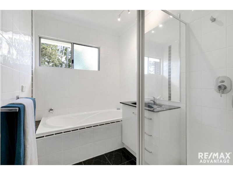 17 Heymer Street, Wynnum QLD 4178