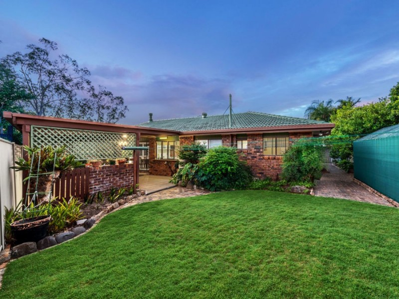 12 Ambrosius Street, Carindale QLD 4152