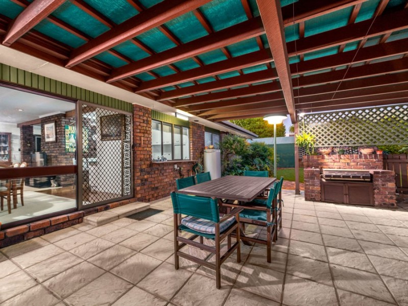 12 Ambrosius Street, Carindale QLD 4152