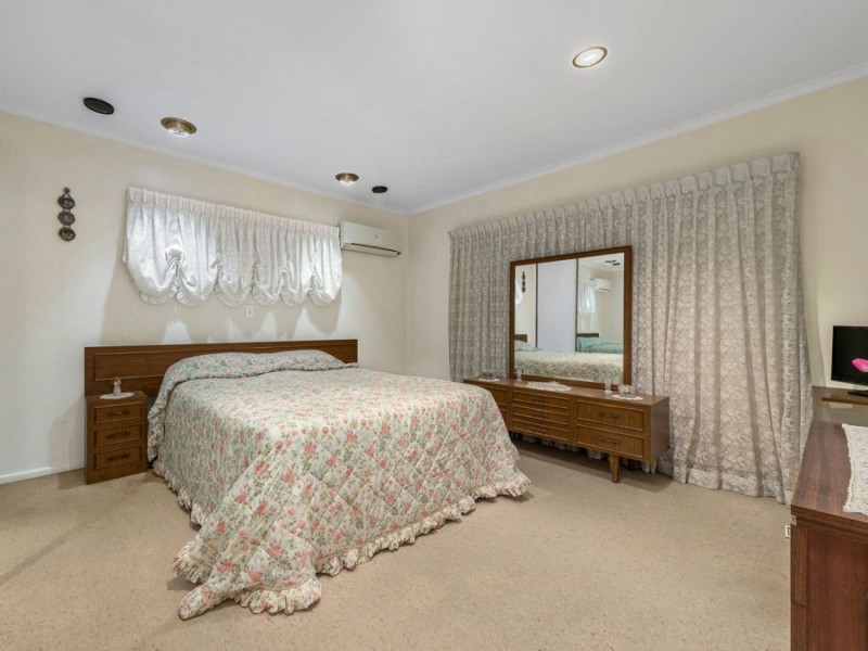 12 Ambrosius Street, Carindale QLD 4152