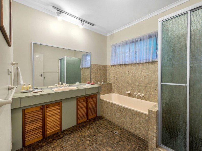 12 Ambrosius Street, Carindale QLD 4152