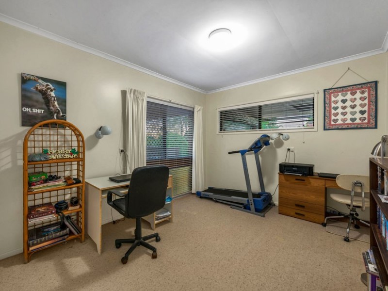 12 Ambrosius Street, Carindale QLD 4152