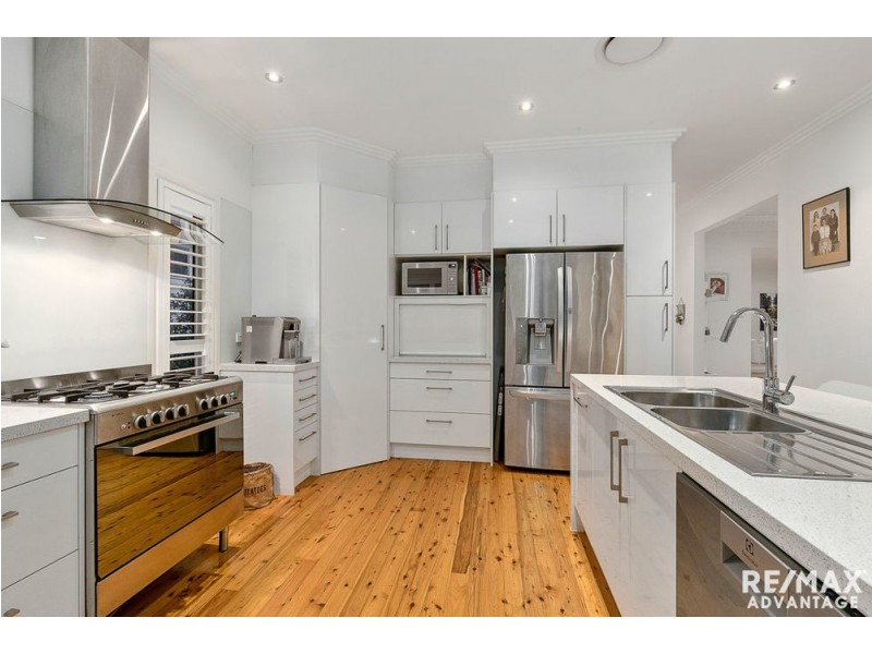 46 Crown Street, Wynnum QLD 4178